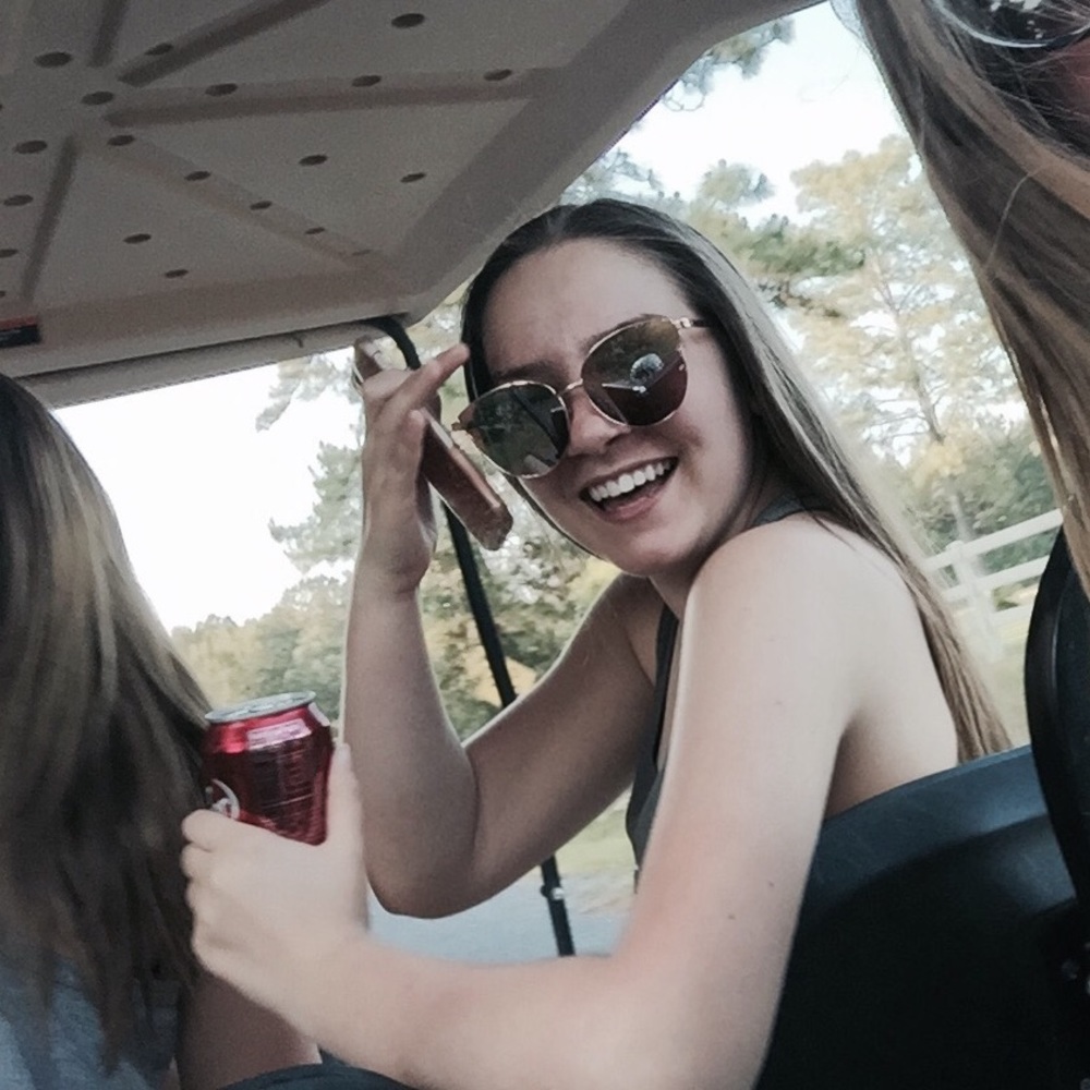 Meet your Posher, Haylee